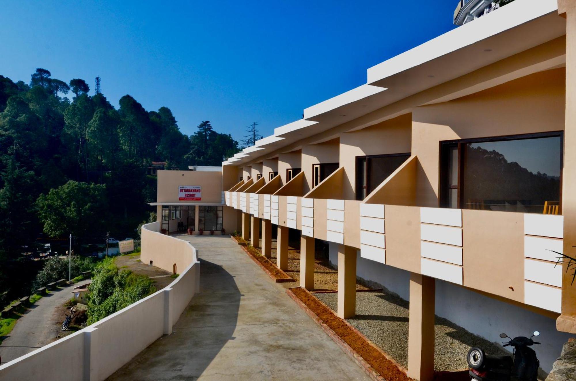 Uttarakhand Resort Каусани Экстерьер фото