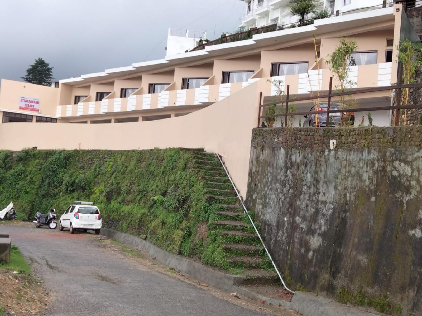 Uttarakhand Resort Каусани Экстерьер фото