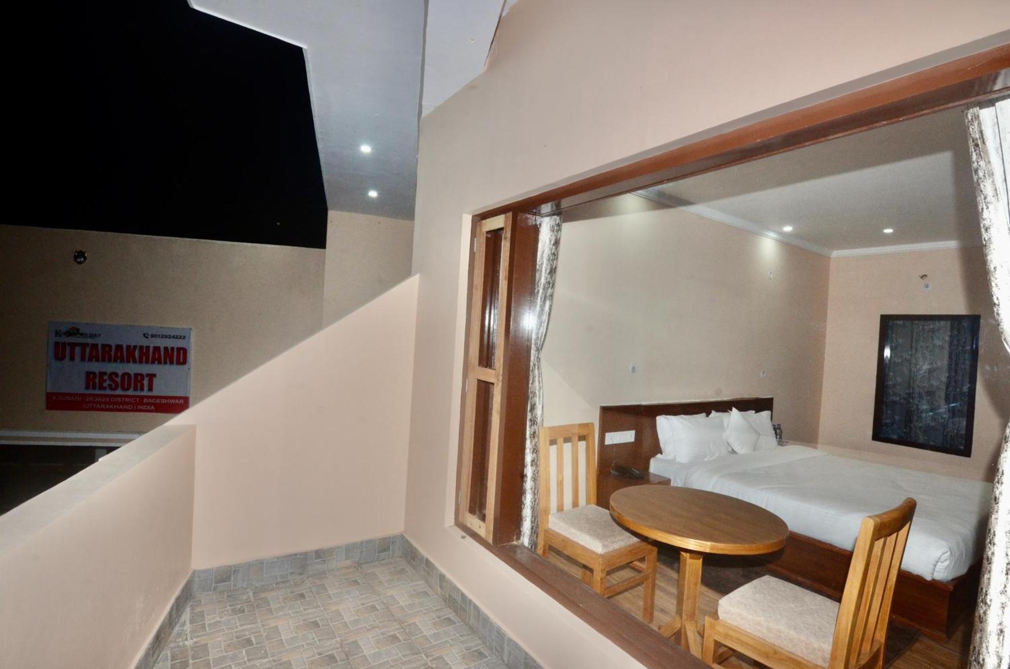 Uttarakhand Resort Каусани Экстерьер фото